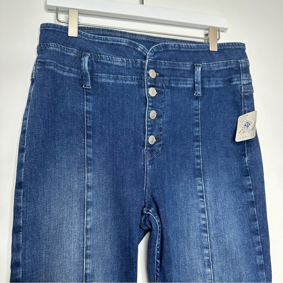 NWT Free People We The Free After Dark Mid Rise Flare Jeans Size 30 - Picture 5 of 10